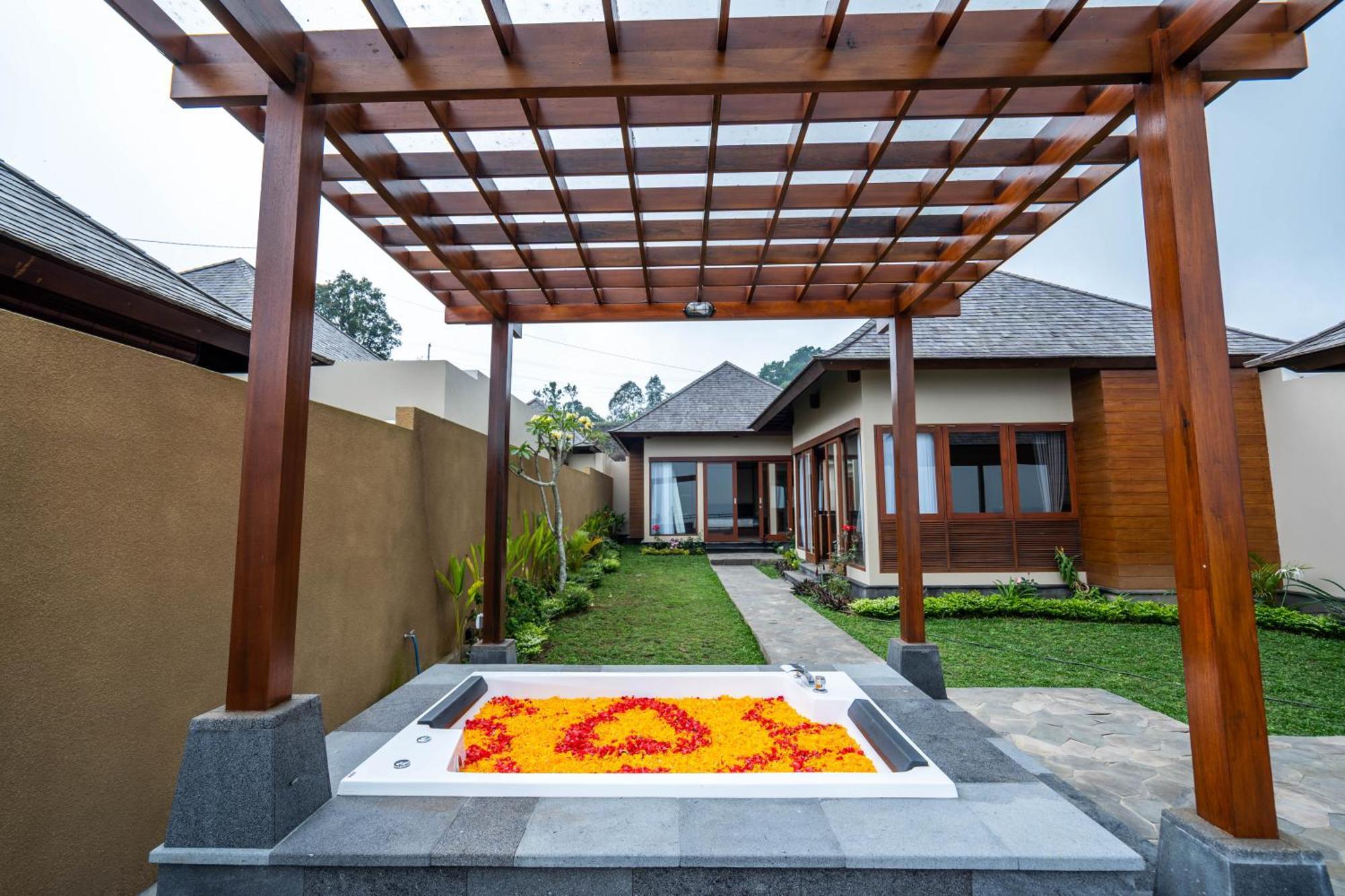 Shankara Munduk  Luaran gambar