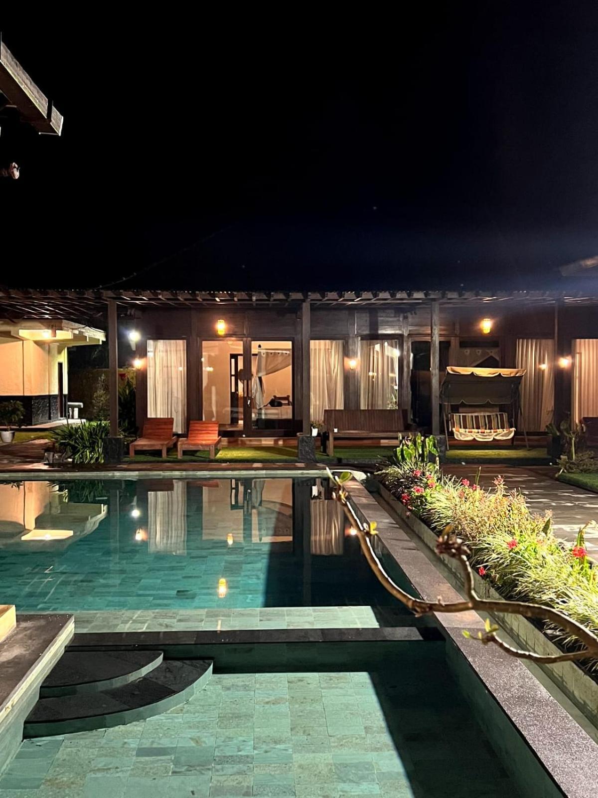 Shankara Munduk  Luaran gambar